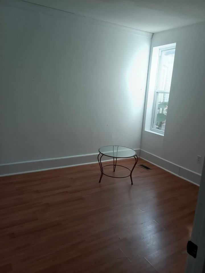 1833 Walbrook Avenue - Photo 4 of 12