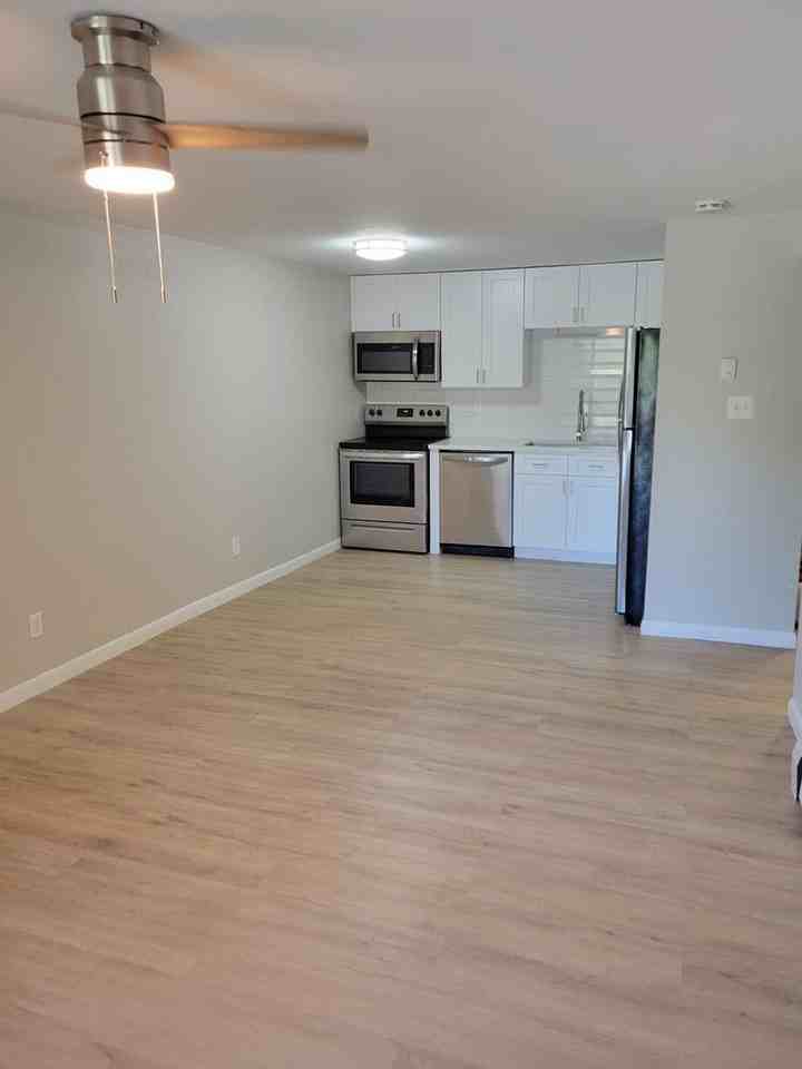 1302 S Parker Rd - Photo 5 of 13