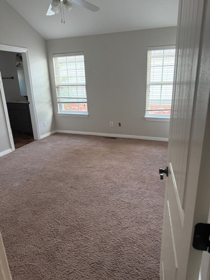 4168 W Bradstreet Ln - Photo 2 of 11