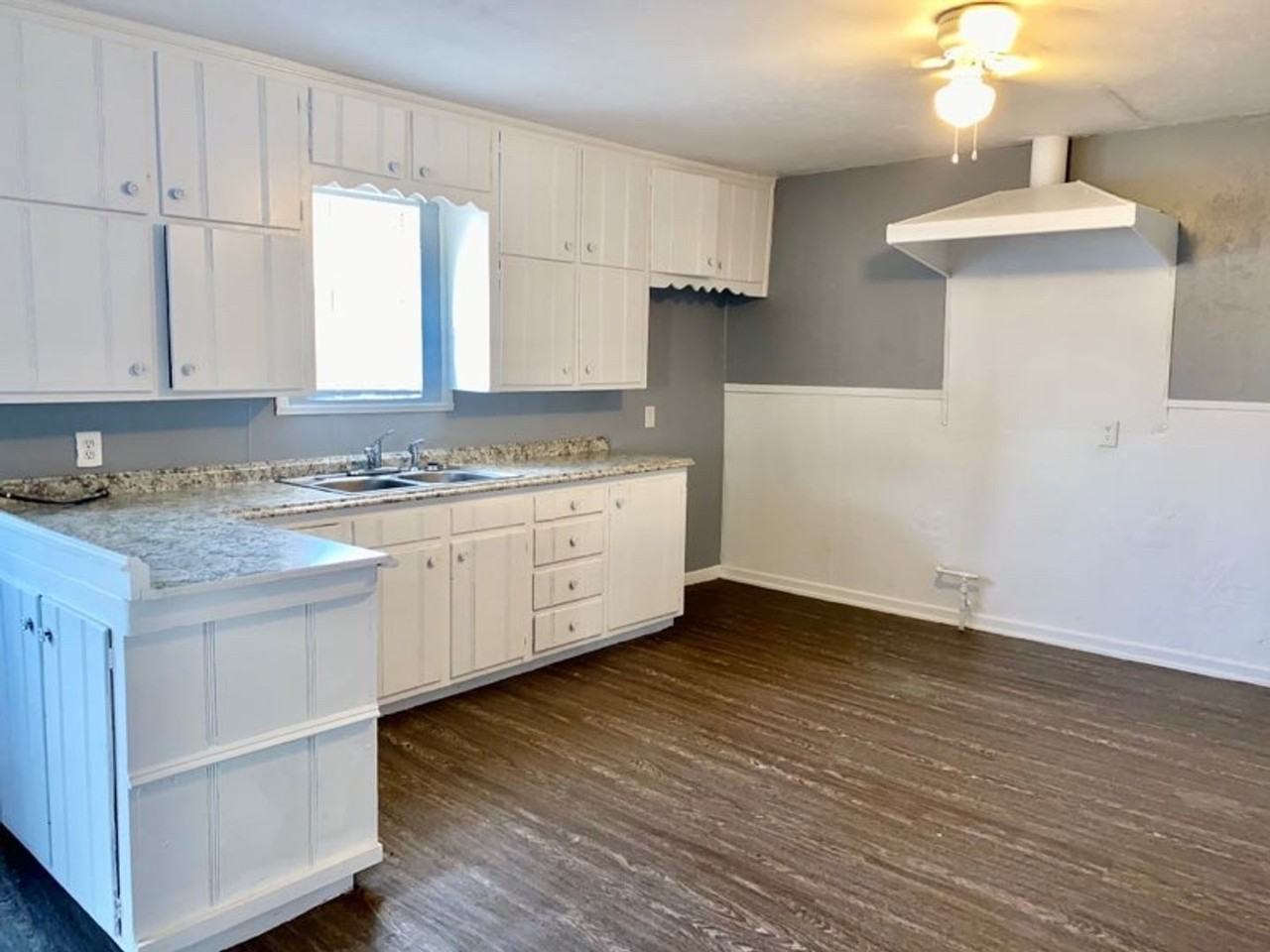 3113 Teak Ave - Photo 3 of 8