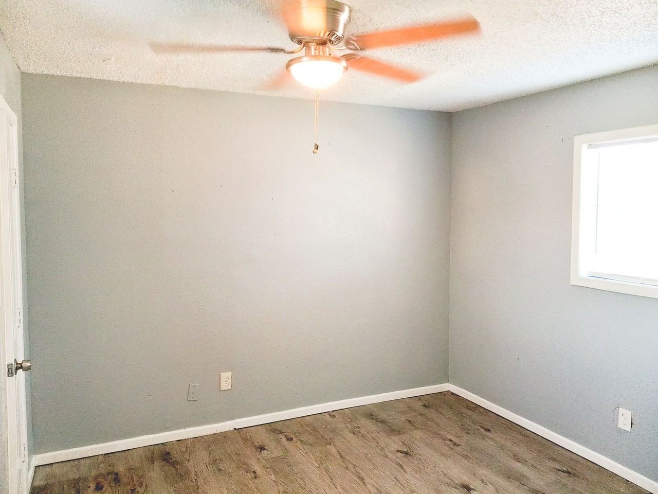 3207 Duke St - Photo 4 of 8