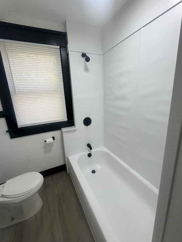 838 S 33rd St - Photo 3 of 17