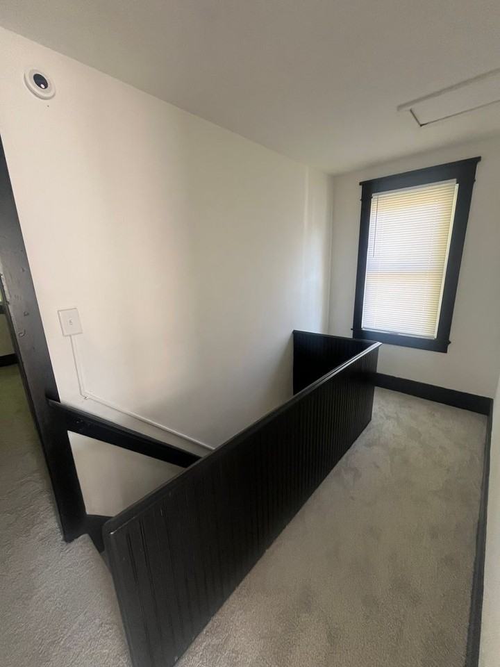 838 S 33rd St - Photo 7 of 17