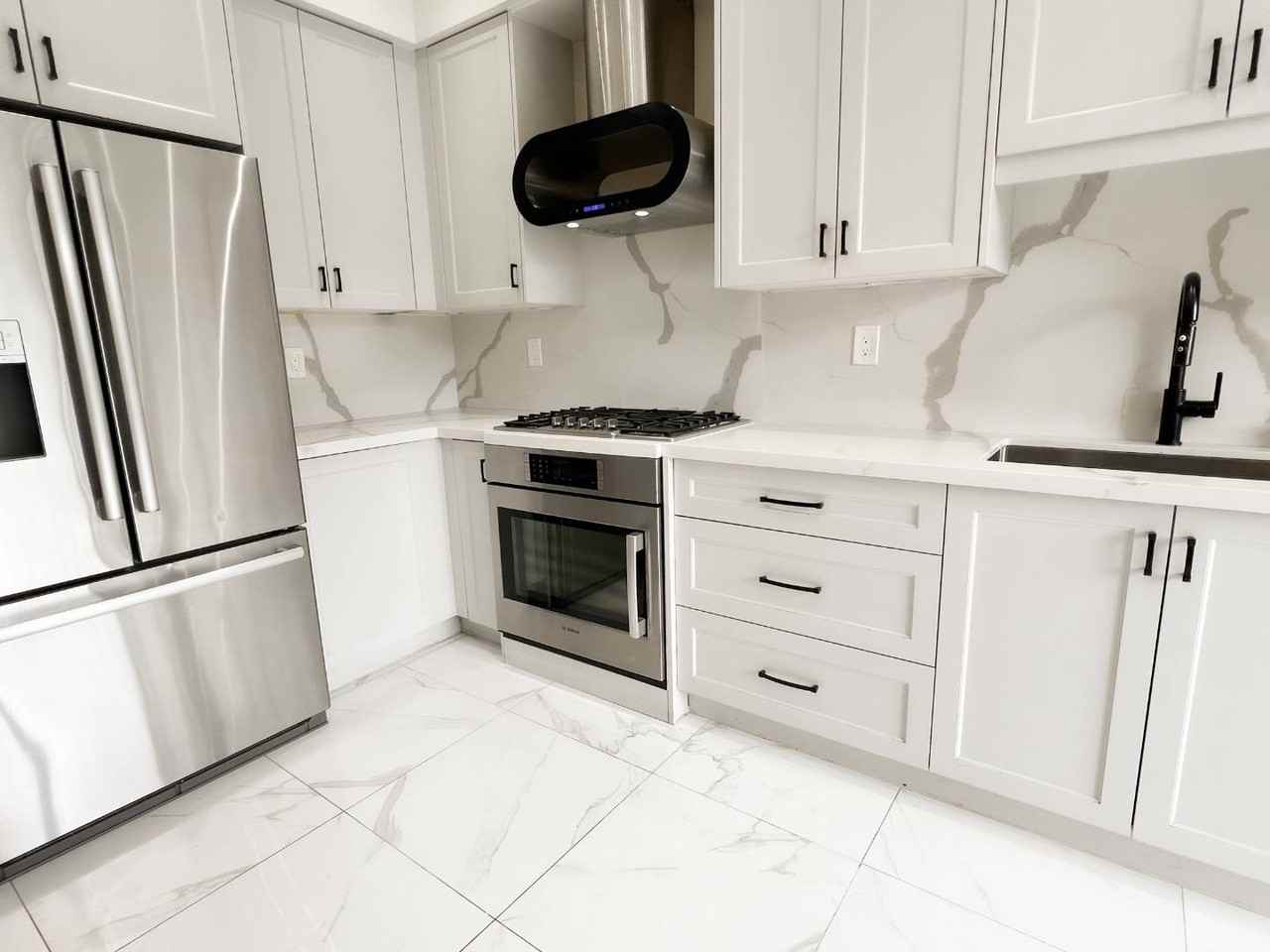 33 Benson Ave - Photo 5 of 26