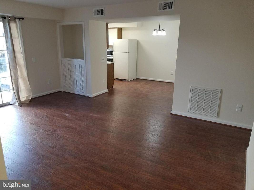 105 Fort Evans Rd Se ##B - Photo 2 of 3