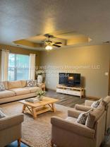 916 Sw Sandy Ln - Photo 1 of 1
