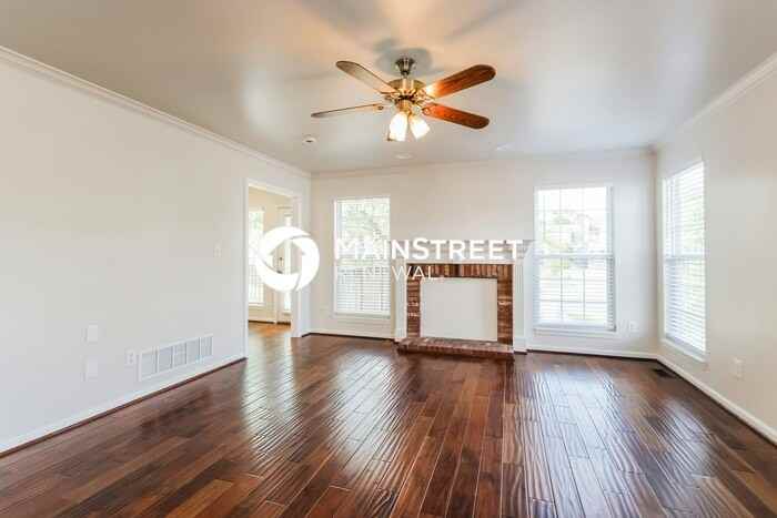 4004 Fairfield Meadows Dr - Photo 3 of 19