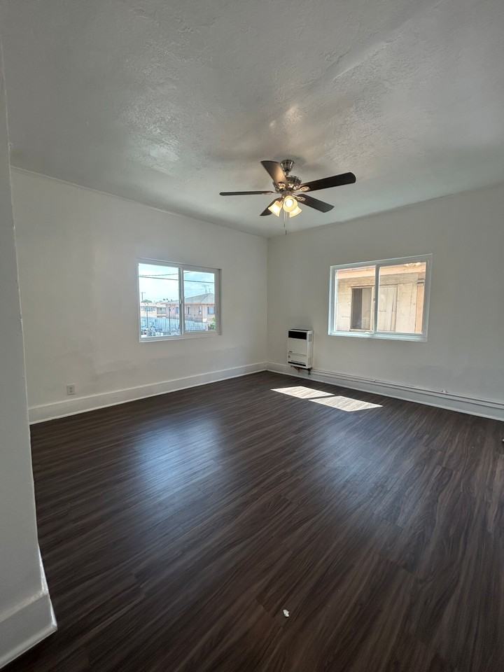 4069 South Broadway #7 - Photo 3 of 9