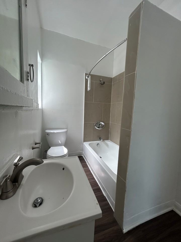 4069 South Broadway #7 - Photo 4 of 9