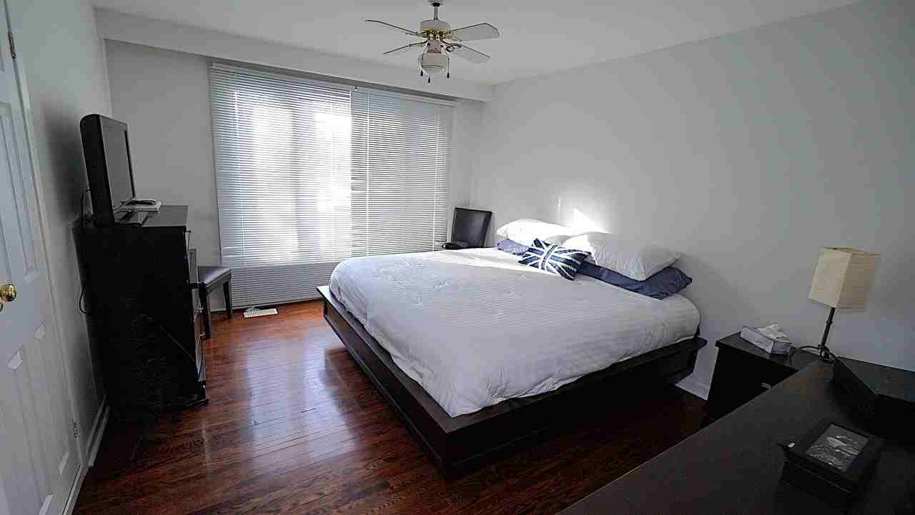 276 Elgin Mills Road West - Photo 3 of 14