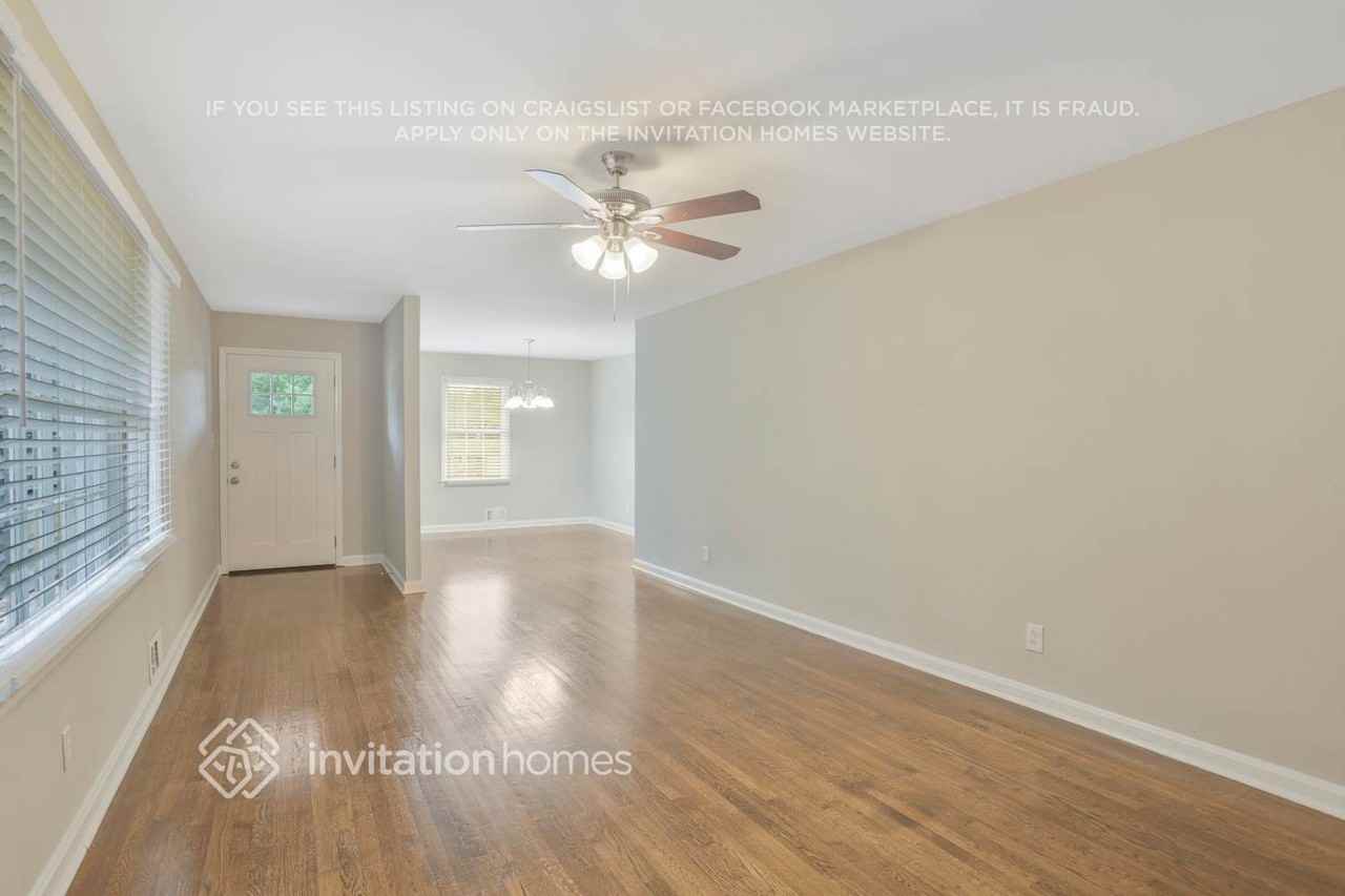 705 Pinehill Dr SE - Photo 3 of 21