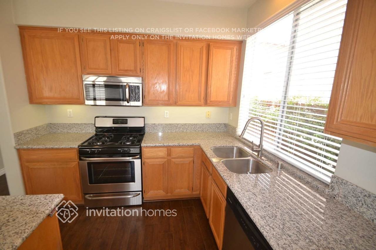 22830 Oak Knoll Dr - Photo 4 of 16