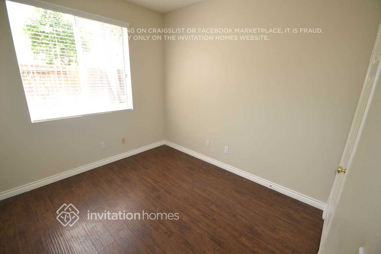 22830 Oak Knoll Dr - Photo 6 of 16
