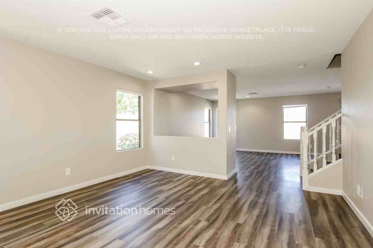 8182 West Purdue Avenue - Photo 3 of 16