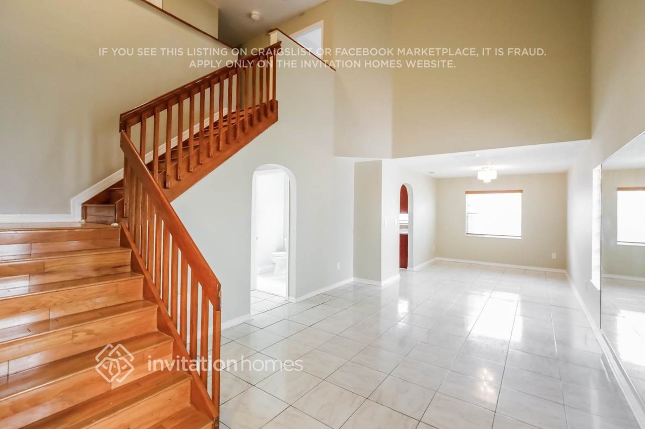 1330 Nw 192nd Ln - Photo 4 of 19