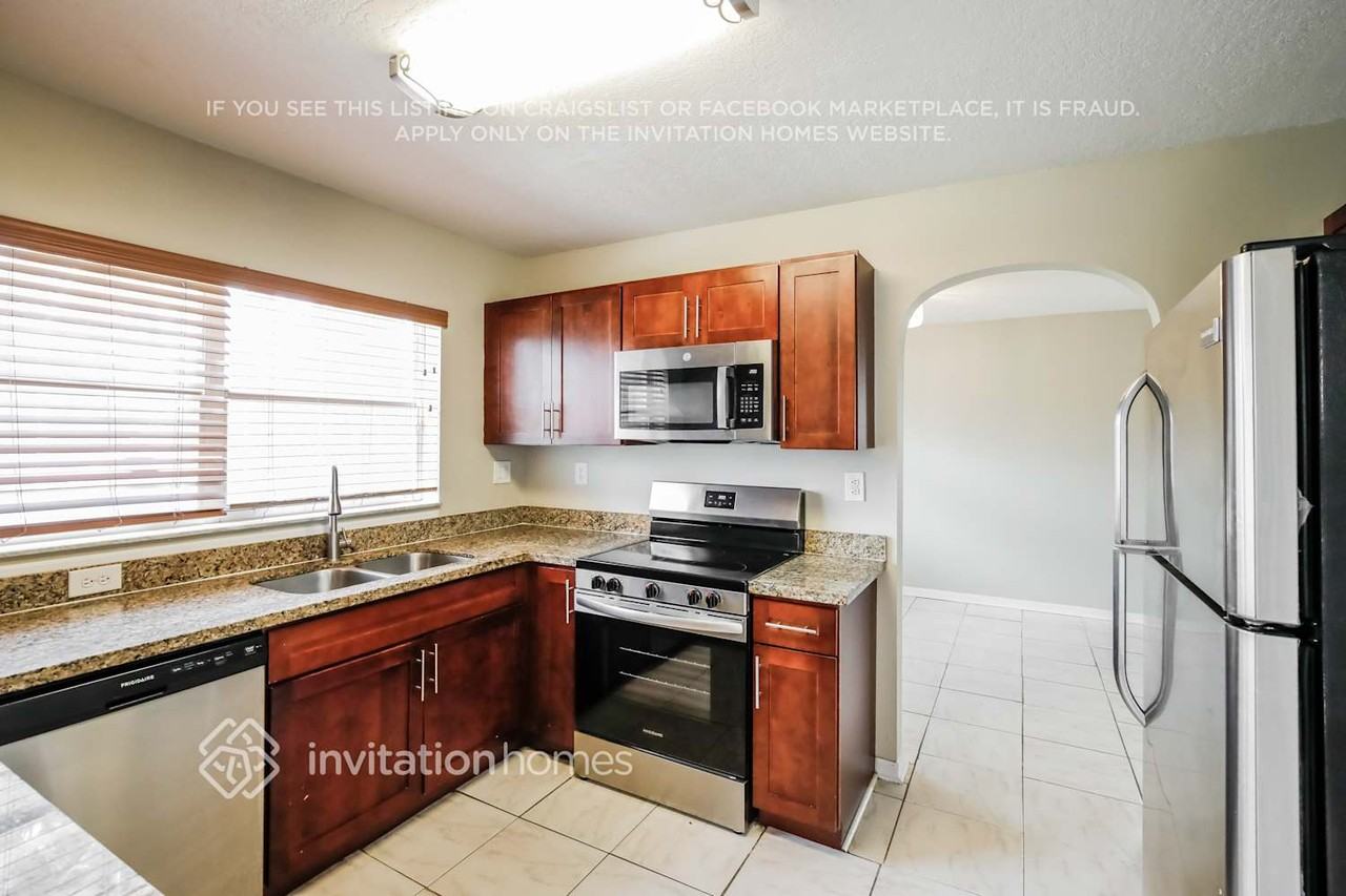 1330 Nw 192nd Ln - Photo 7 of 19
