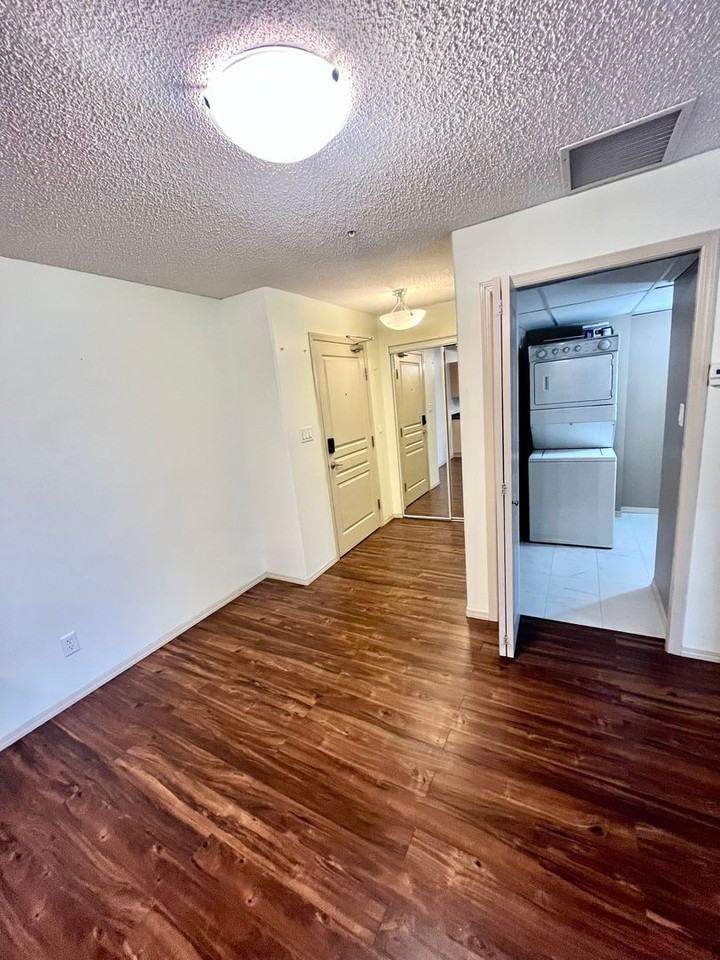 2bdrm 2 Bath Condo in Highly Desired Building with Strong Community! - Photo 3 of 19