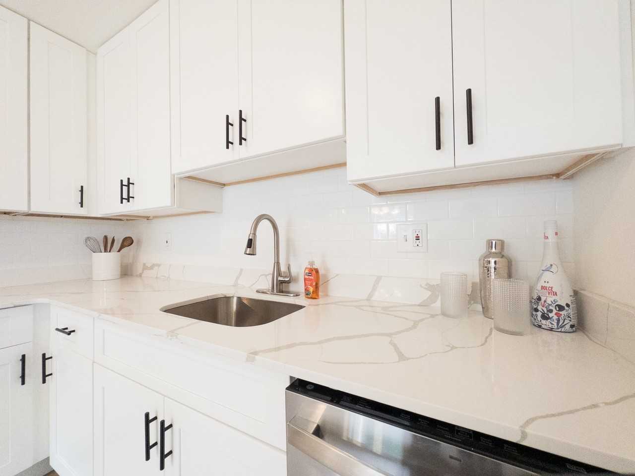 College Arms Apartments - Photo 4 of 24