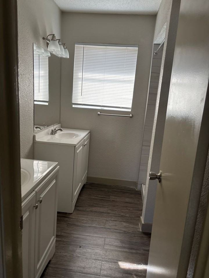 Commerce Village Apartments - Photo 3 of 32