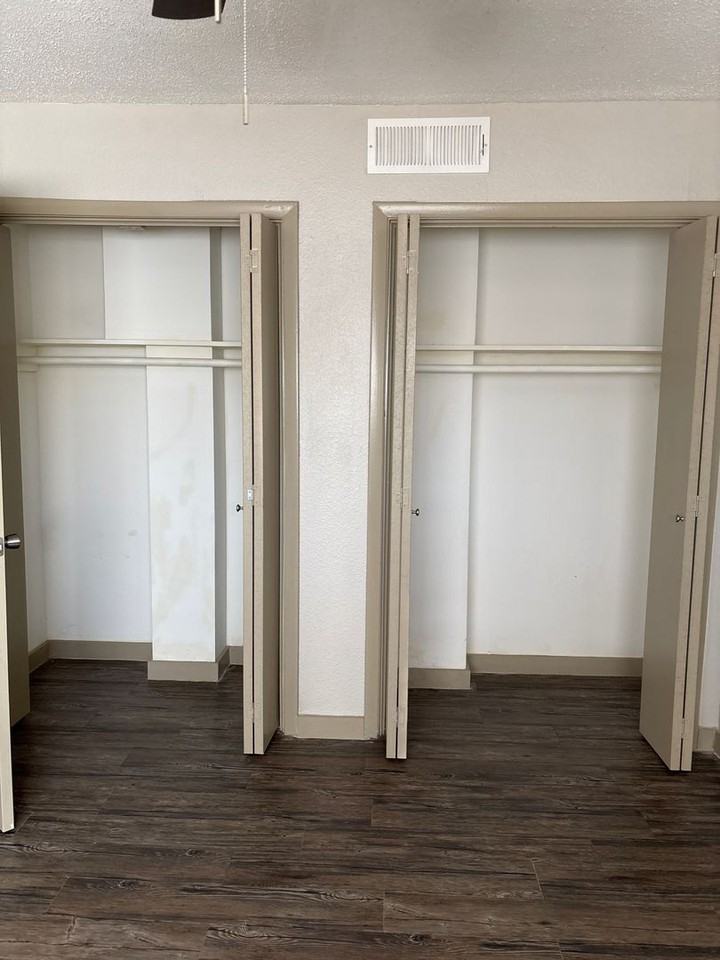 Commerce Village Apartments - Photo 4 of 32