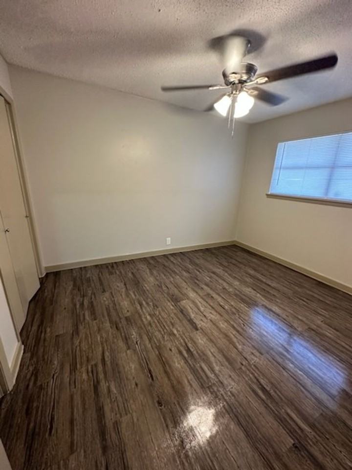 Commerce Village Apartments - Photo 7 of 9