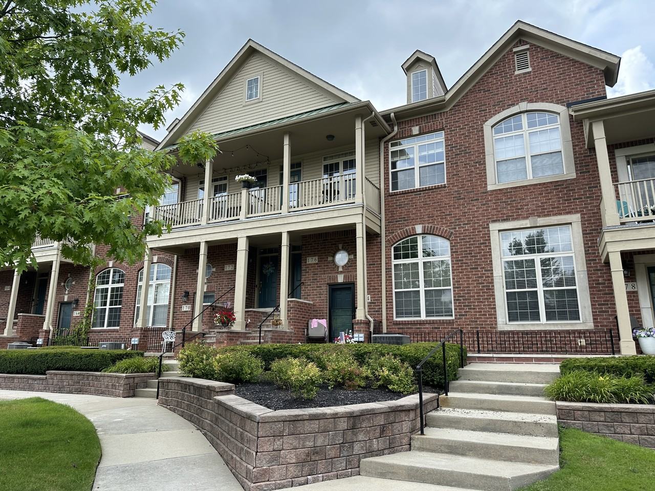 176 Club House Cir #176 - Photo 2 of 15