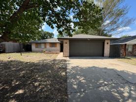 2410 Nw Saxon Cir #NA - Photo 1 of 1