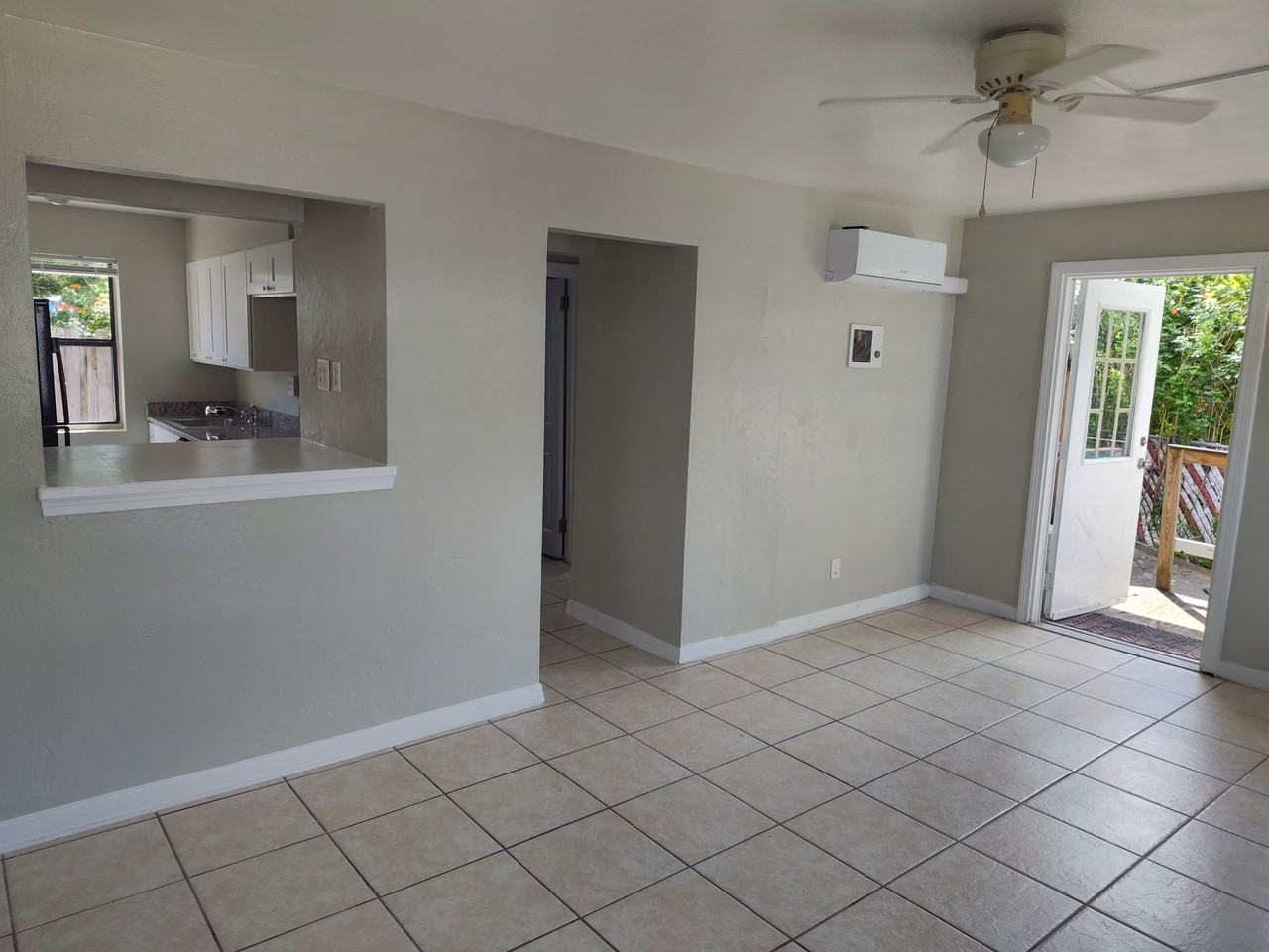 318 N Oleander Ave #NA - Photo 4 of 19
