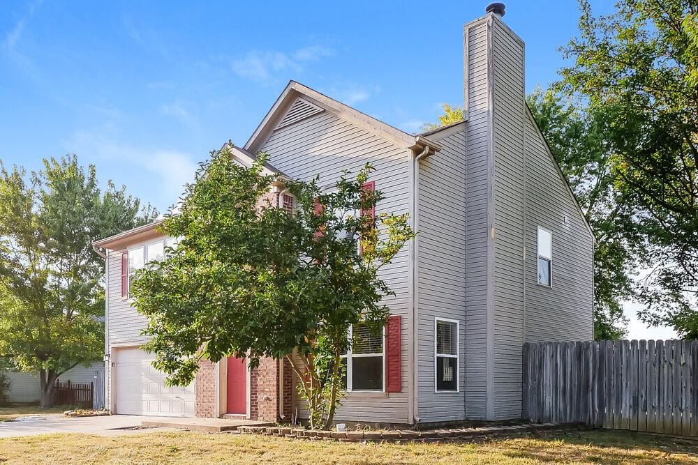 56 Knoll Ln - Photo 4 of 16