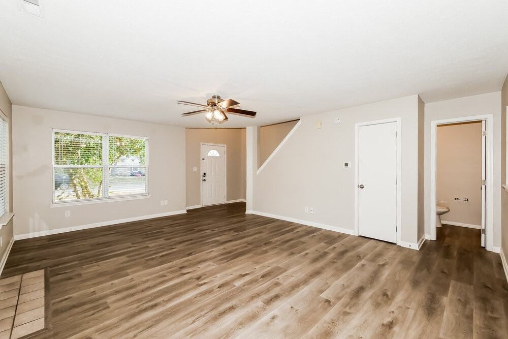 56 Knoll Ln - Photo 7 of 16