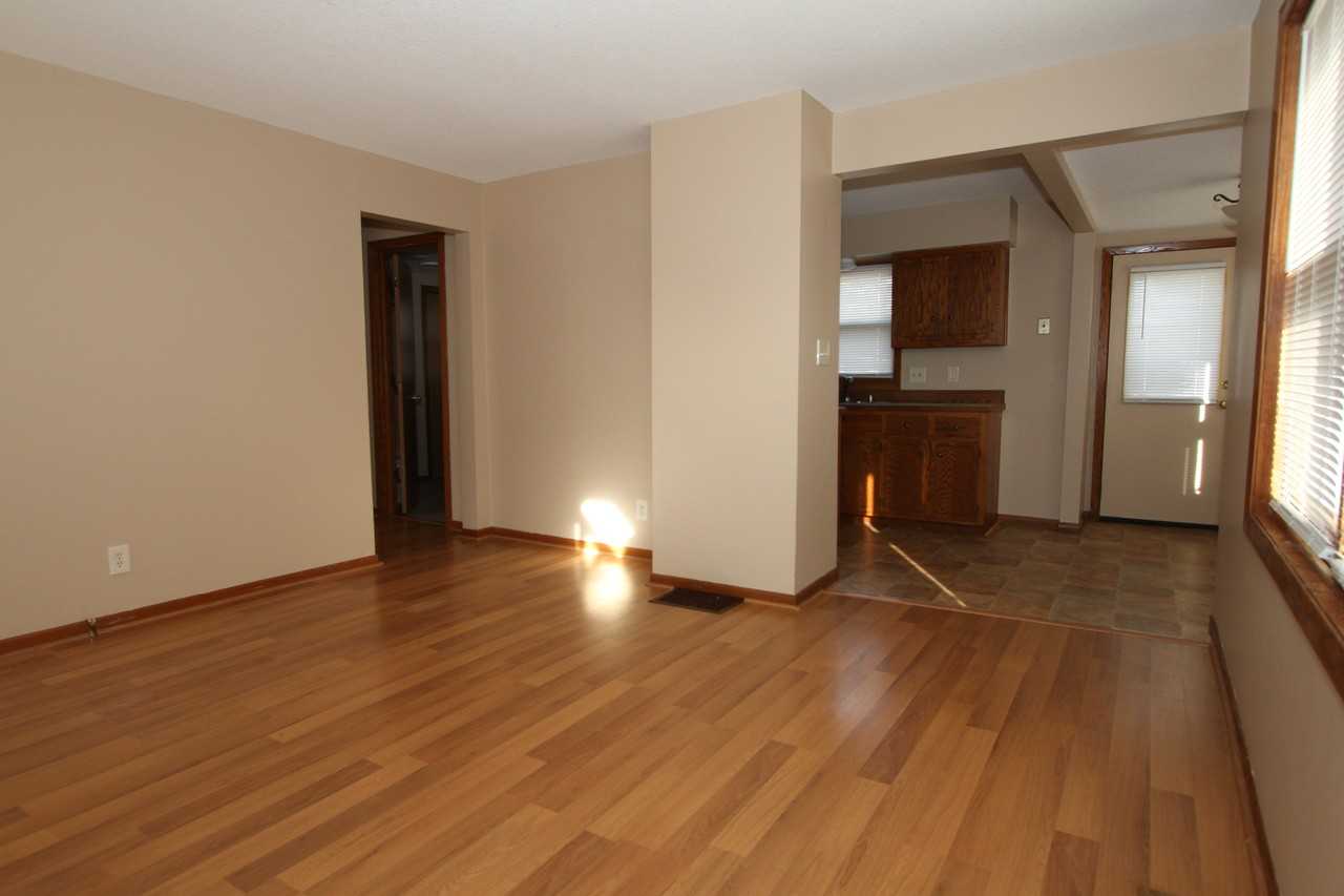 153 King St W #NA - Photo 3 of 25