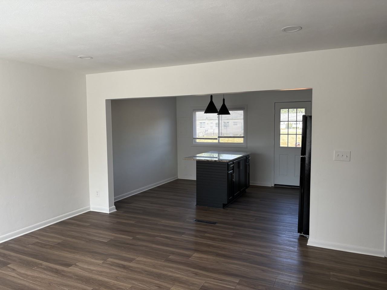 206 206/208 Edwards Road #206 - Photo 2 of 8
