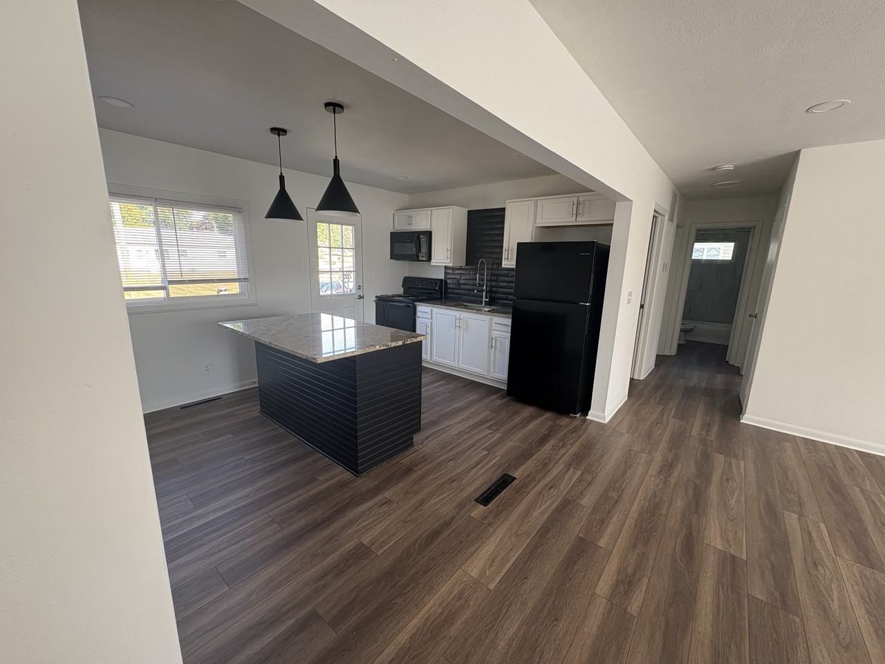 206 206/208 Edwards Road #206 - Photo 3 of 8