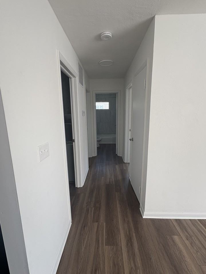 206 206/208 Edwards Road #206 - Photo 4 of 8