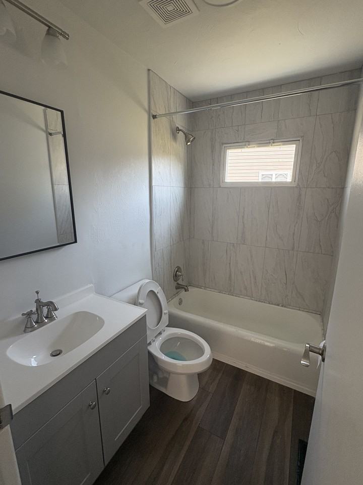206 206/208 Edwards Road #206 - Photo 7 of 8