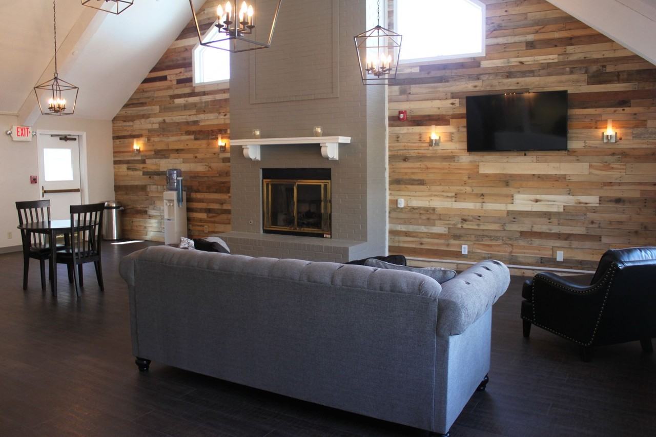 The Glen Luxury Townhomes - Photo 2 of 6