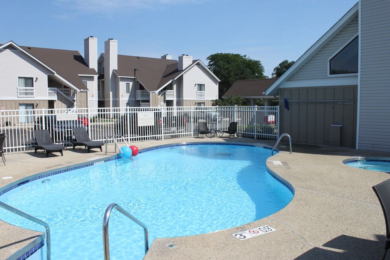 The Glen Luxury Townhomes - Photo 3 of 6