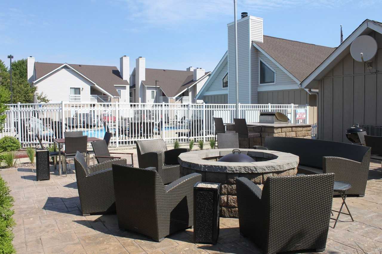 The Glen Luxury Townhomes - Photo 4 of 6