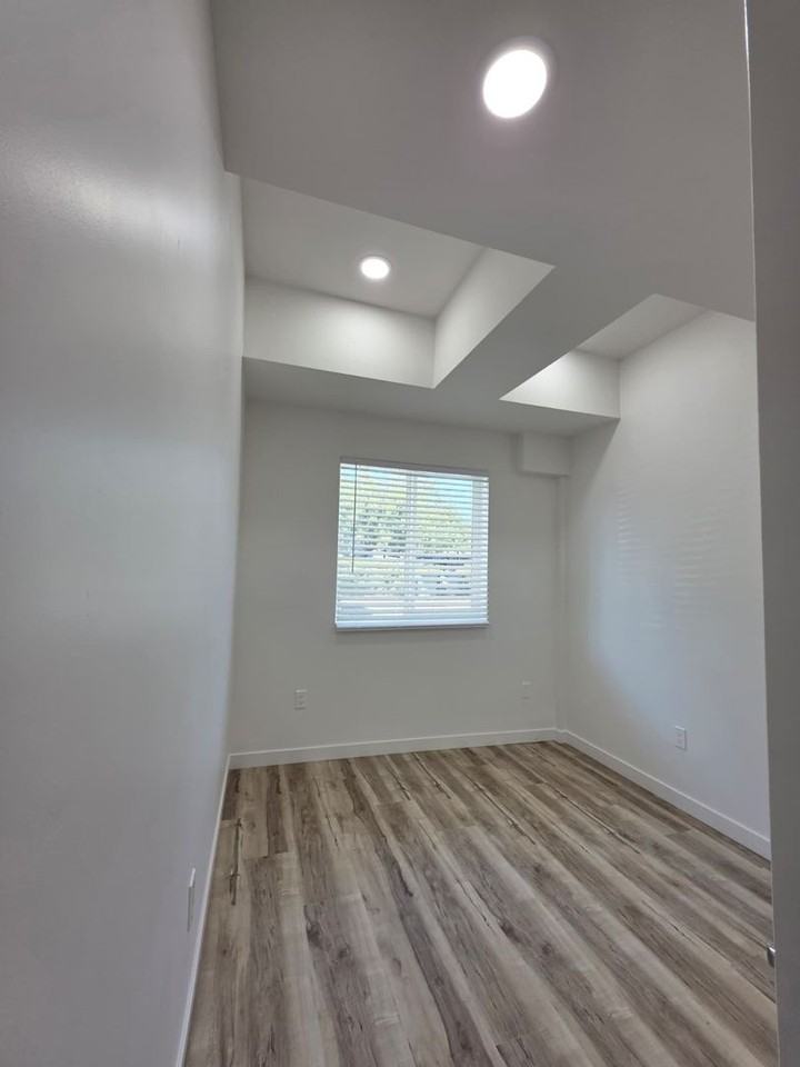 4490 Collwood Blvd - Photo 4 of 12