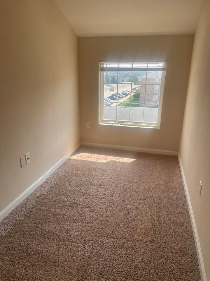 Hillsborough Pointe Apartments - Photo 5 of 12