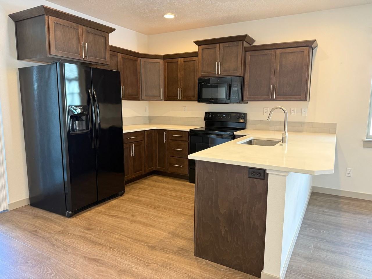 75 Ne Cessna Dr #1 - Photo 4 of 19