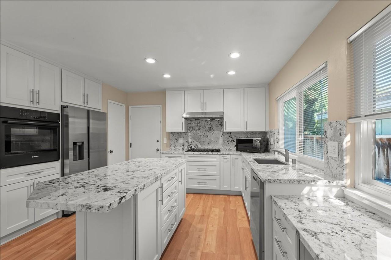 773 Sequoia Dr - Photo 2 of 15