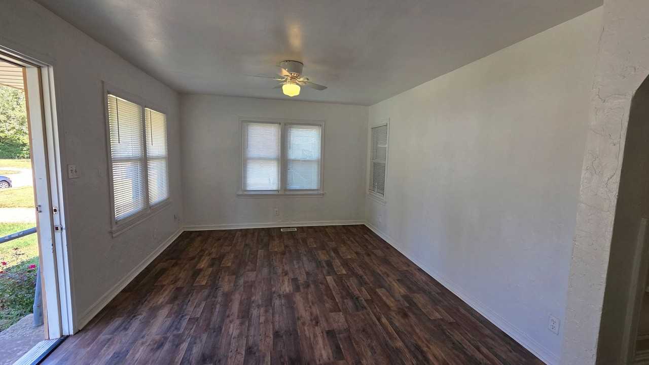 3104 Nw 46th St - Photo 3 of 17