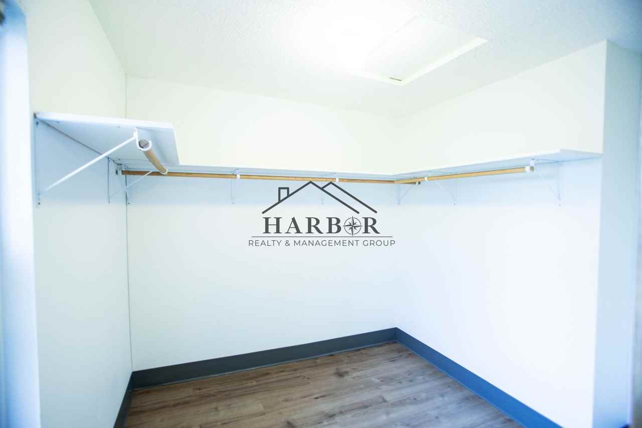 146 South Broadway Avenue - Photo 4 of 16