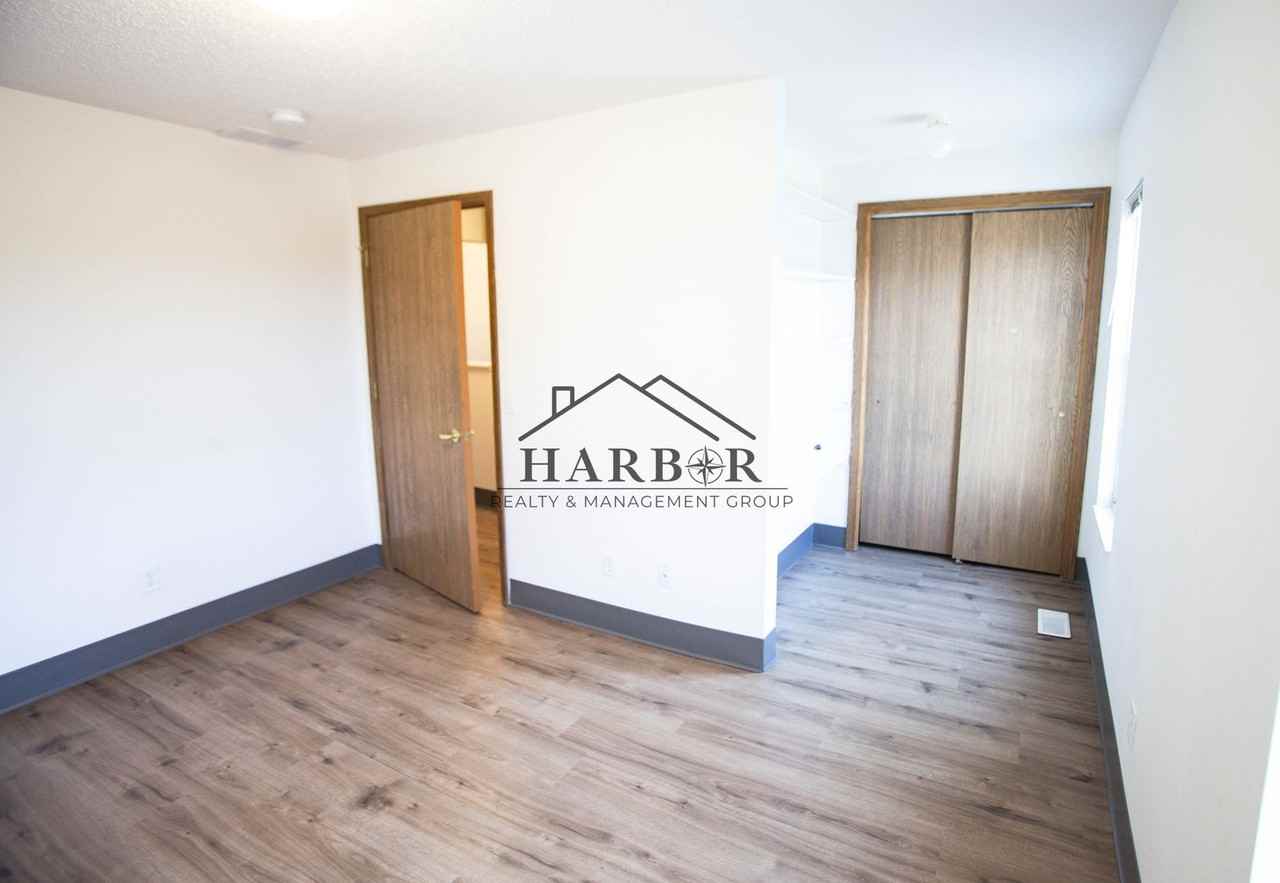 146 South Broadway Avenue - Photo 6 of 16