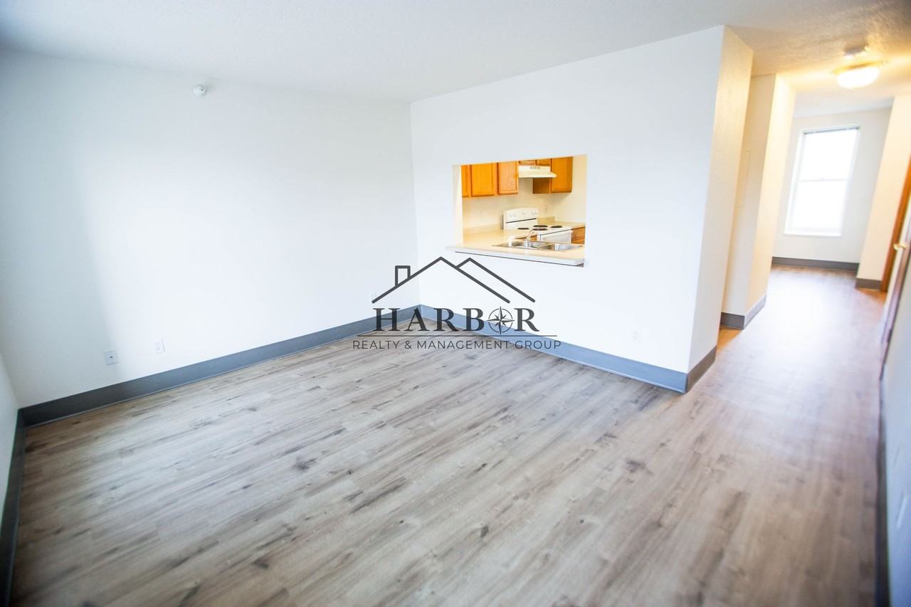 146 South Broadway Avenue - Photo 7 of 16