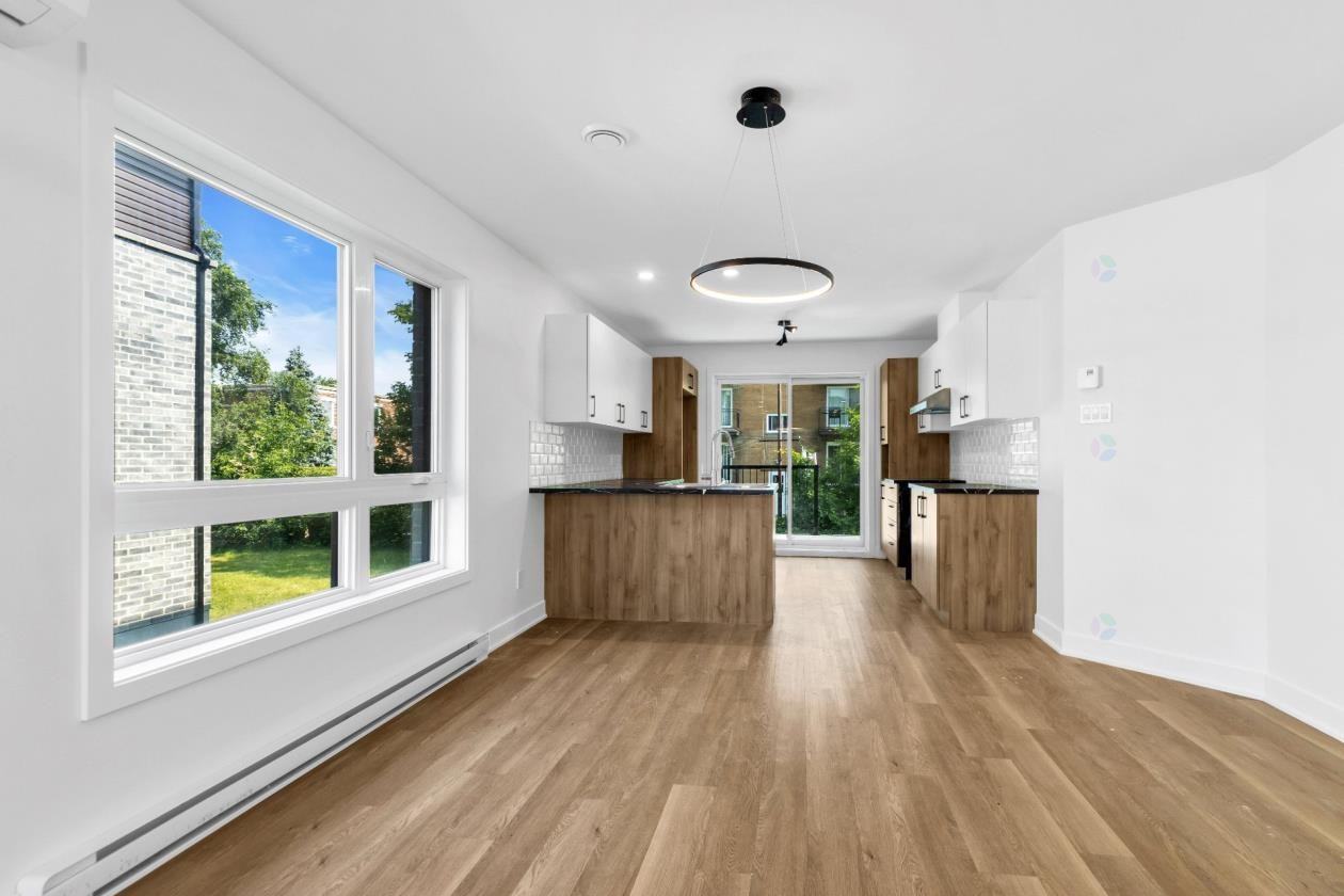 2019 Rue Sainte-Hélène #2019 - Photo 2 of 10