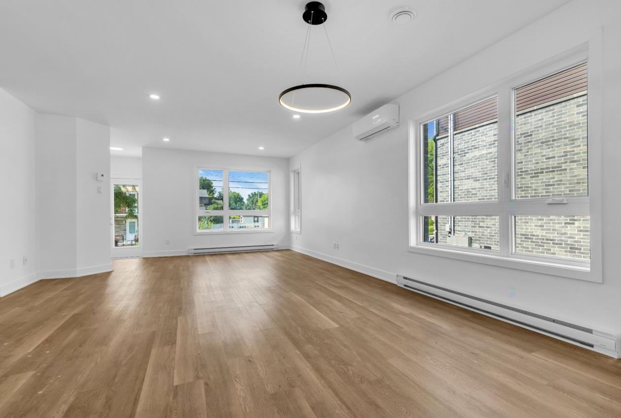 2019 Rue Sainte-Hélène #2019 - Photo 4 of 10