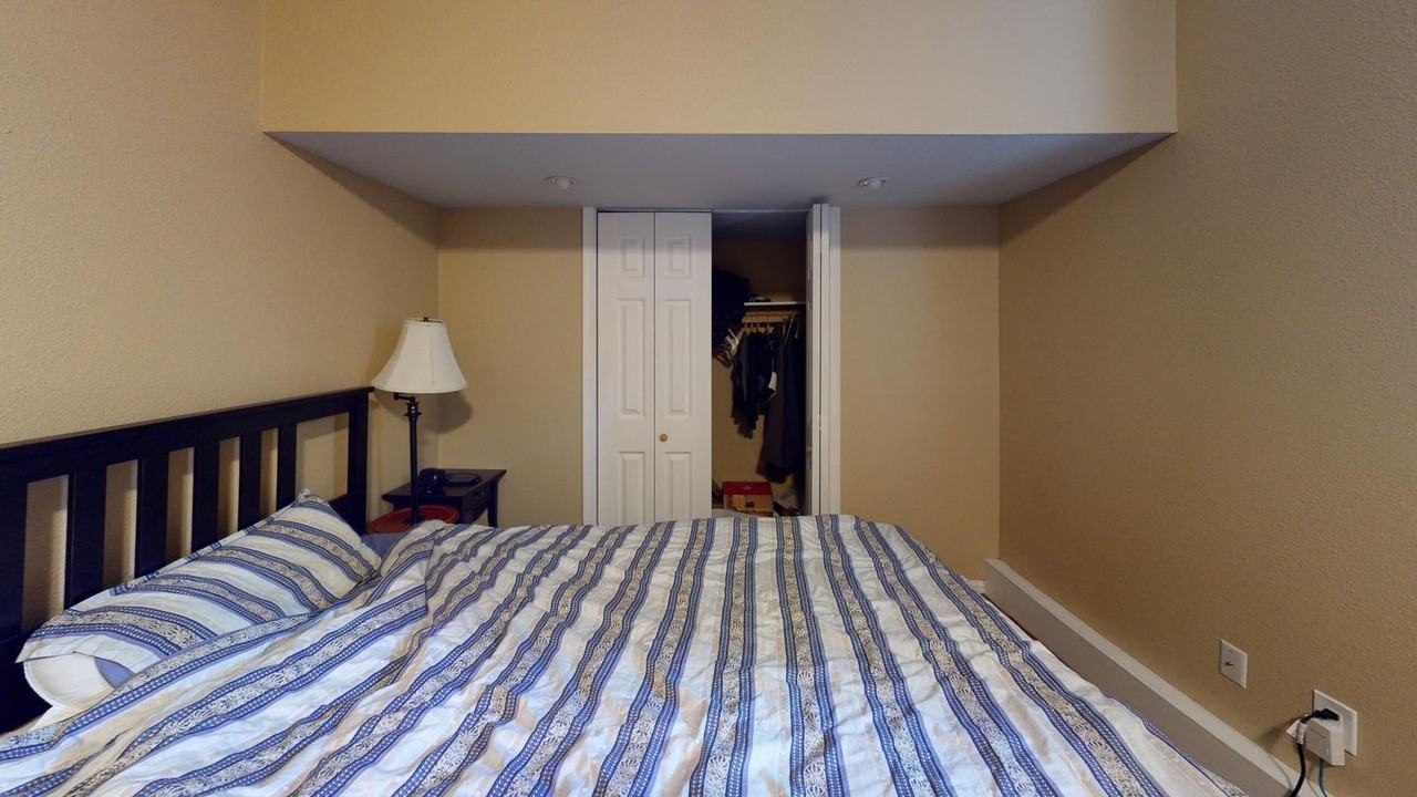 Lovely Sunnyvale home with backyard pool - Photo 7 of 15