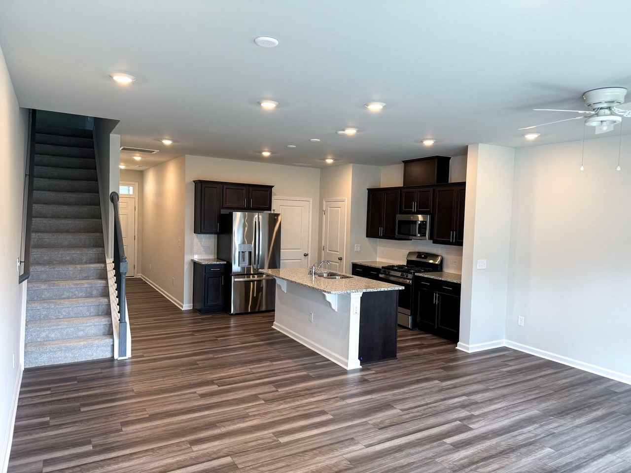 204 Paramount Dr - Photo 3 of 18